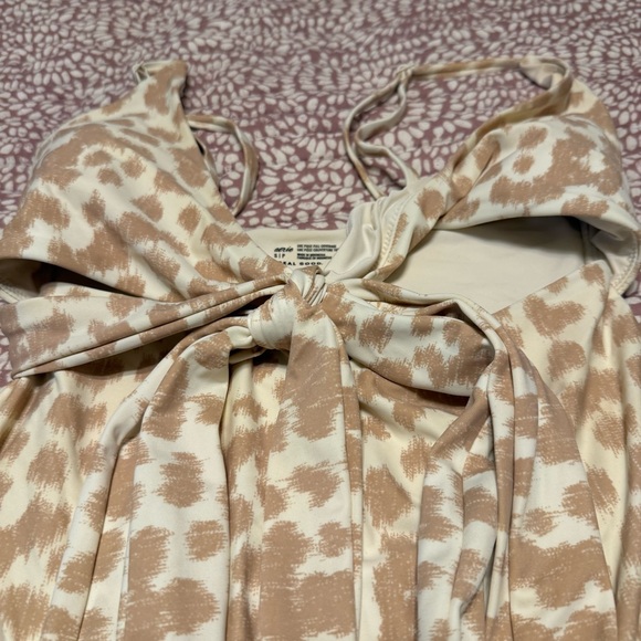 Aerie Tan and Cream One Piece Swimsuit - Picture 2 of 7